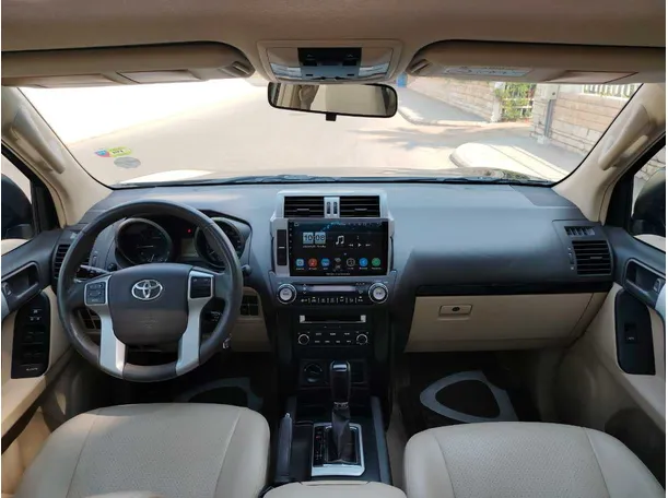 Car image 19