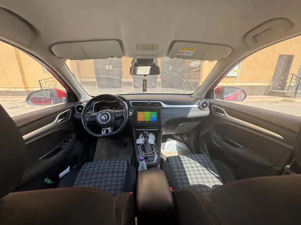 Car image 14