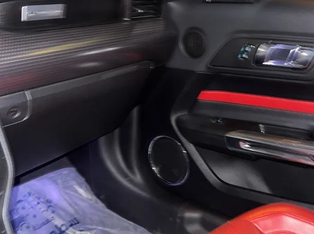 Car image 7