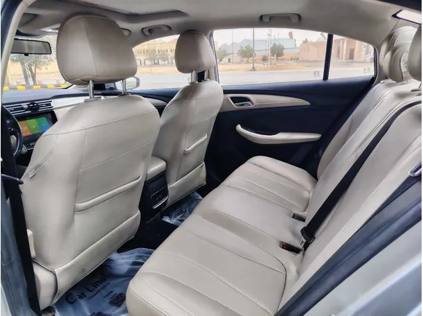 Car image 16