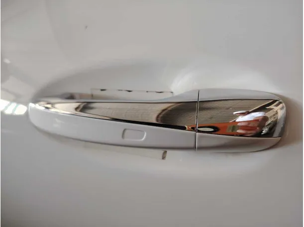 Car image 31