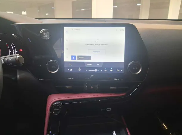 Car image 15