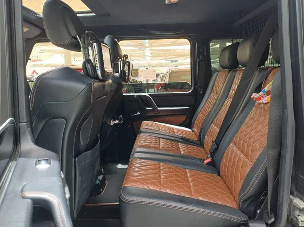 Car image 14