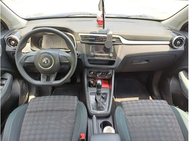 Car image 15