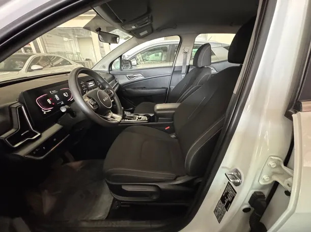 Car image 8