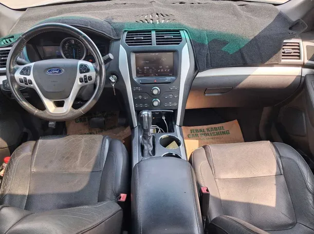 Car image 15
