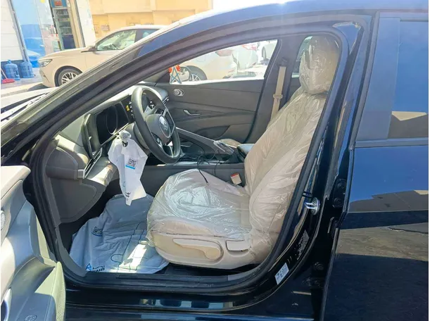 Car image 13