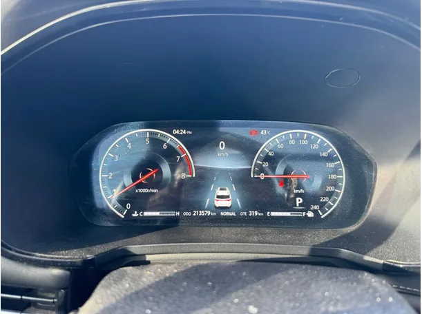 Car image 18