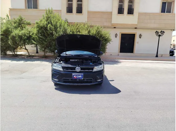 Car image 30