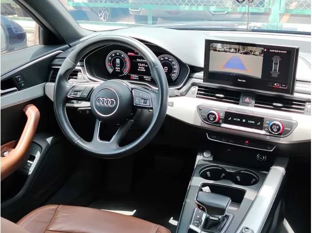 Car image 26