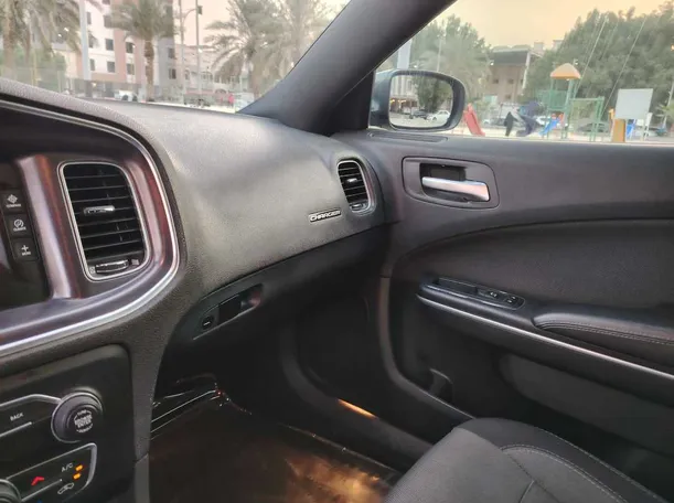 Car image 29