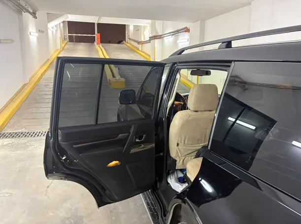 Car image 26
