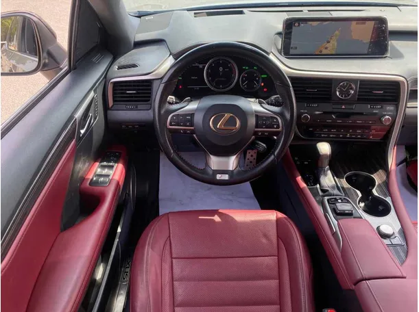 Car image 13