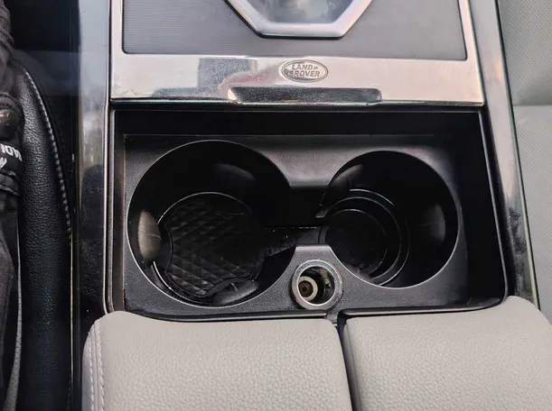 Car image 28