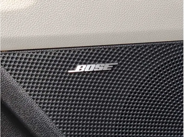 Car image 34