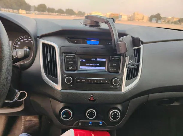 Car image 27