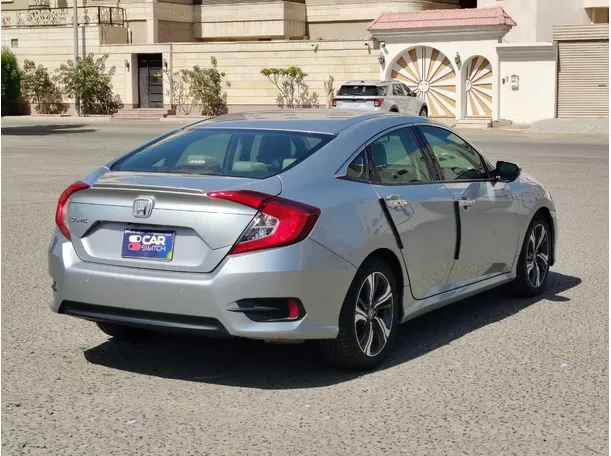 Car image 5