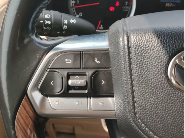 Car image 36