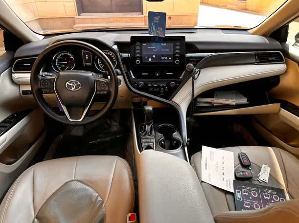 Car image 16