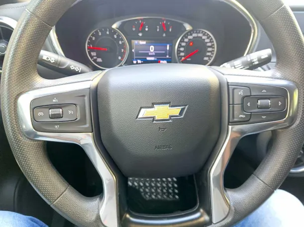 Car image 25