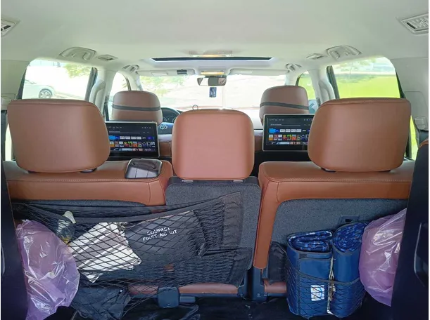 Car image 34