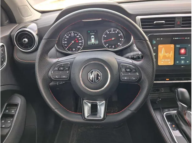 Car image 17