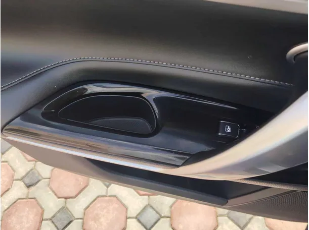 Car image 33