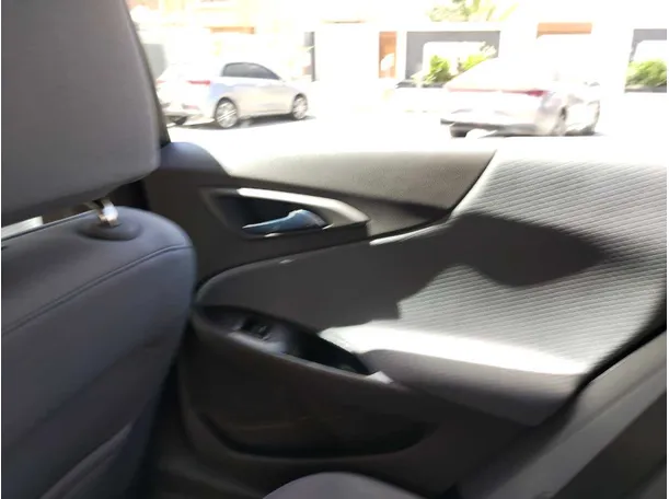Car image 34