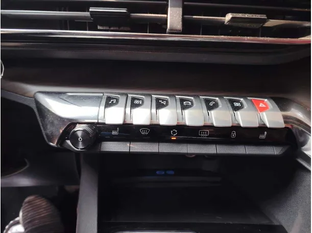 Car image 36