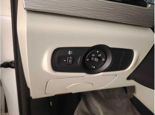 Car image 39