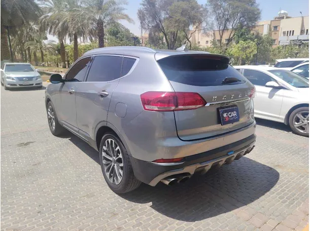 Car image 7