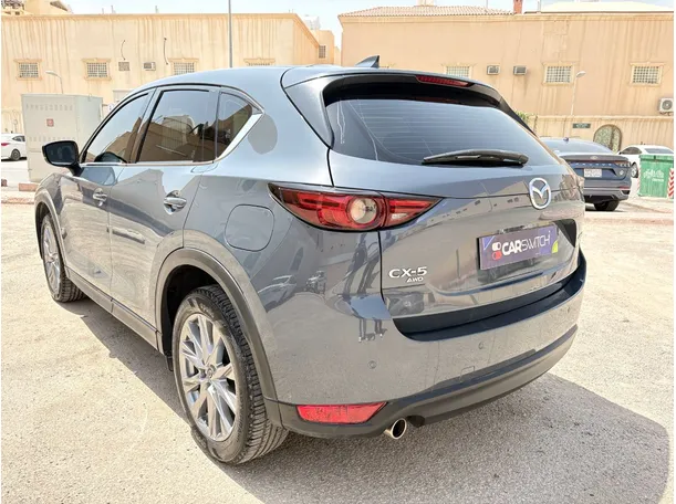 Car image 7