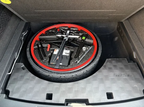 Car image 34