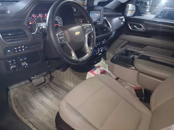 Car image 12