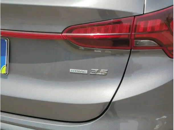 Car image 40