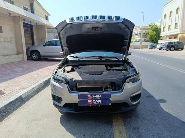 Car image 34