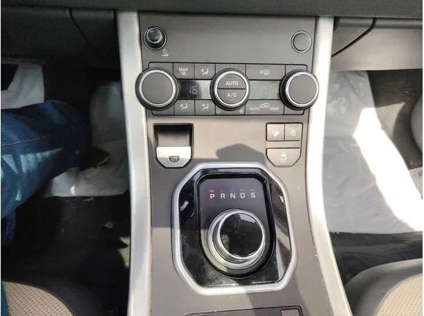 Car image 25