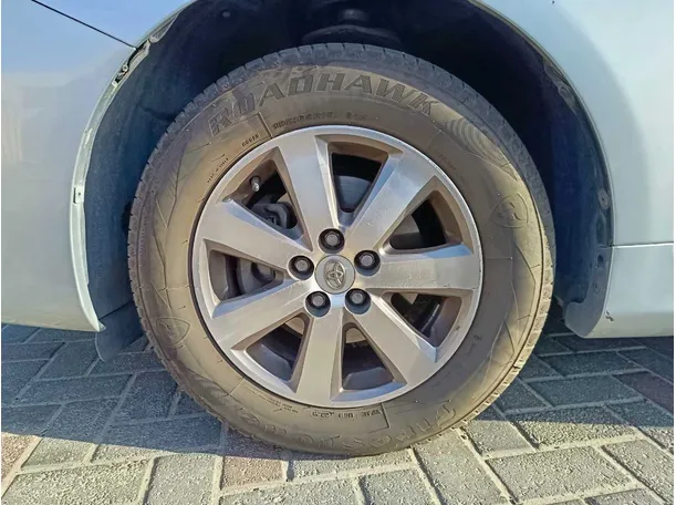 Car image 14
