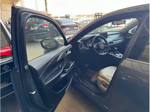 Car image 7