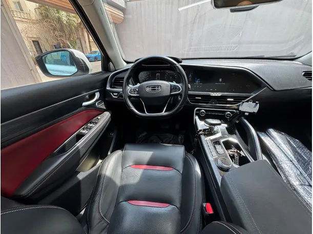 Car image 16