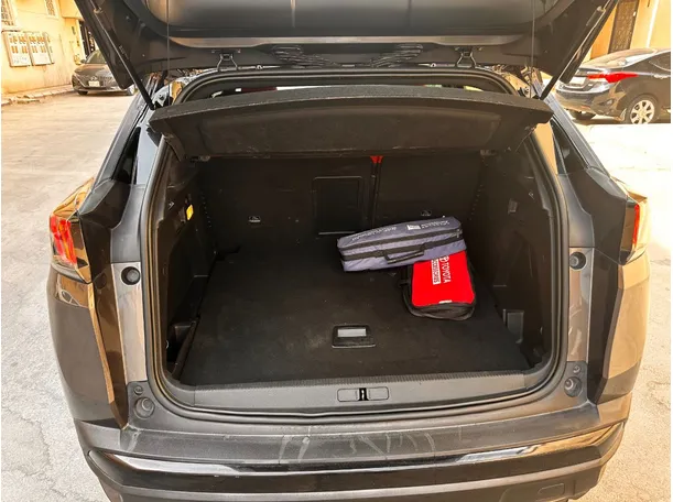 Car image 24