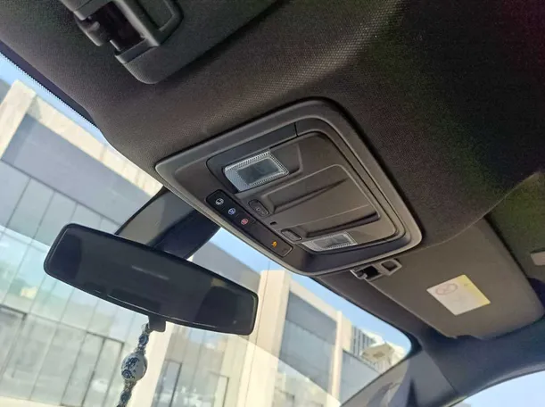 Car image 29