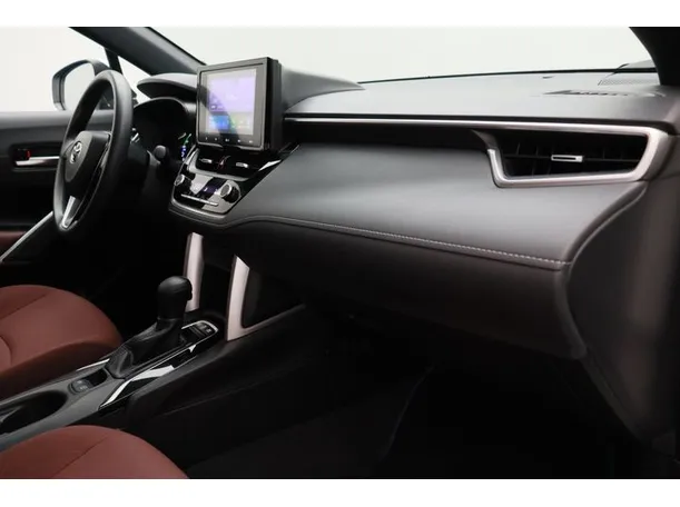 Car image 10