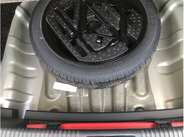 Car image 23