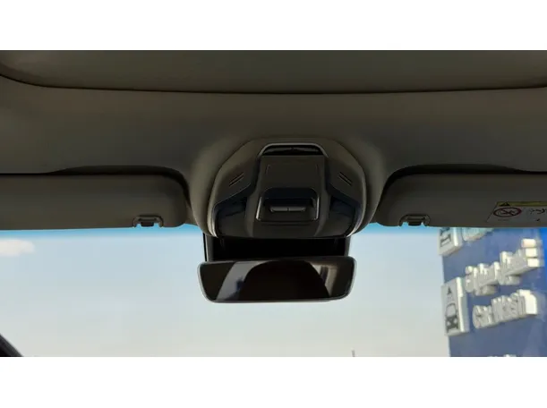 Car image 26