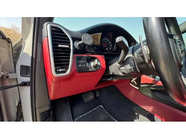 Car image 27