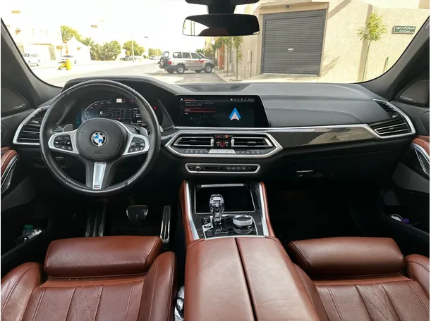 Car image 18
