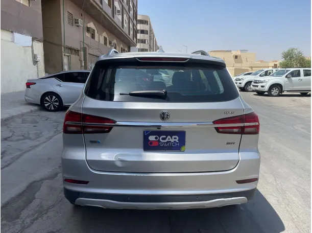 Car image 6