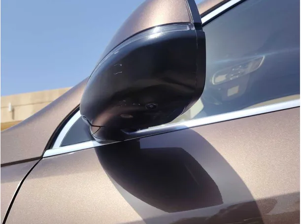 Car image 24