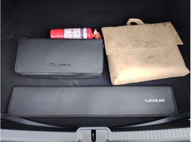 Car image 35